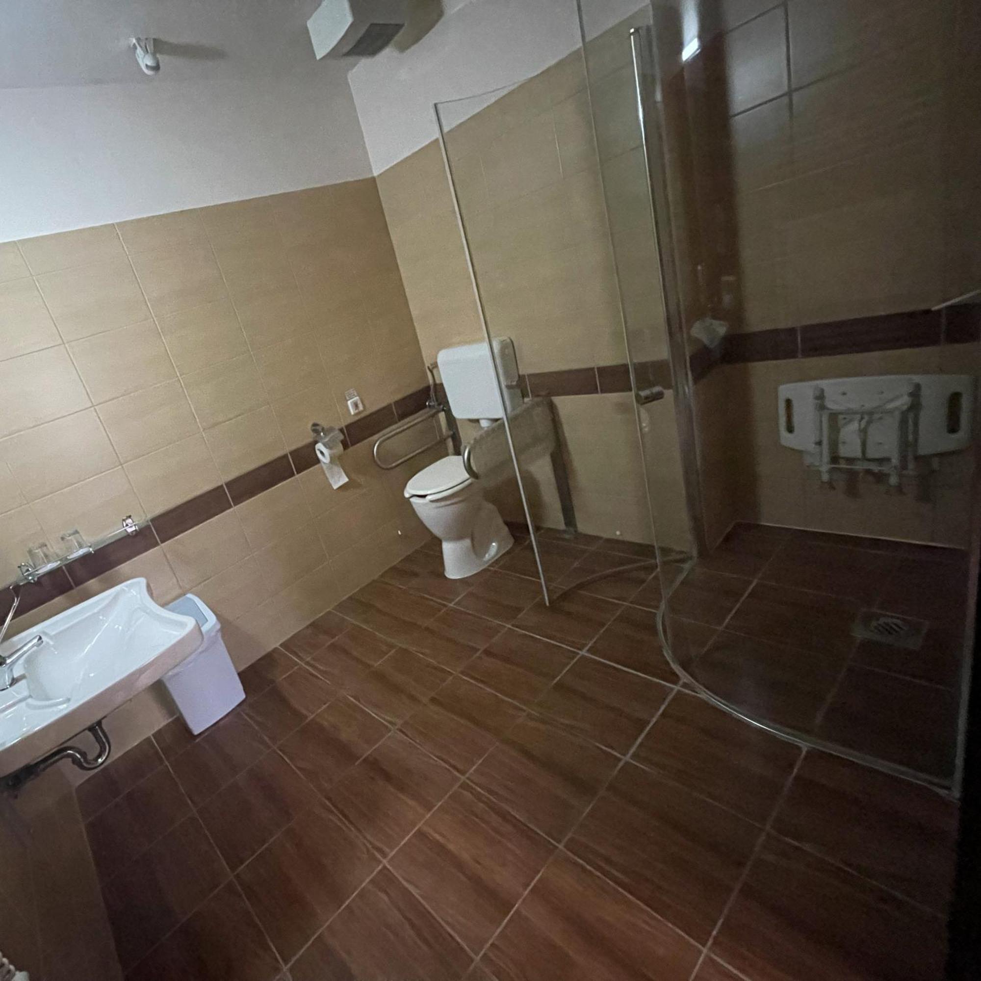 Harmonia Hotel Sárvár Buitenkant foto
