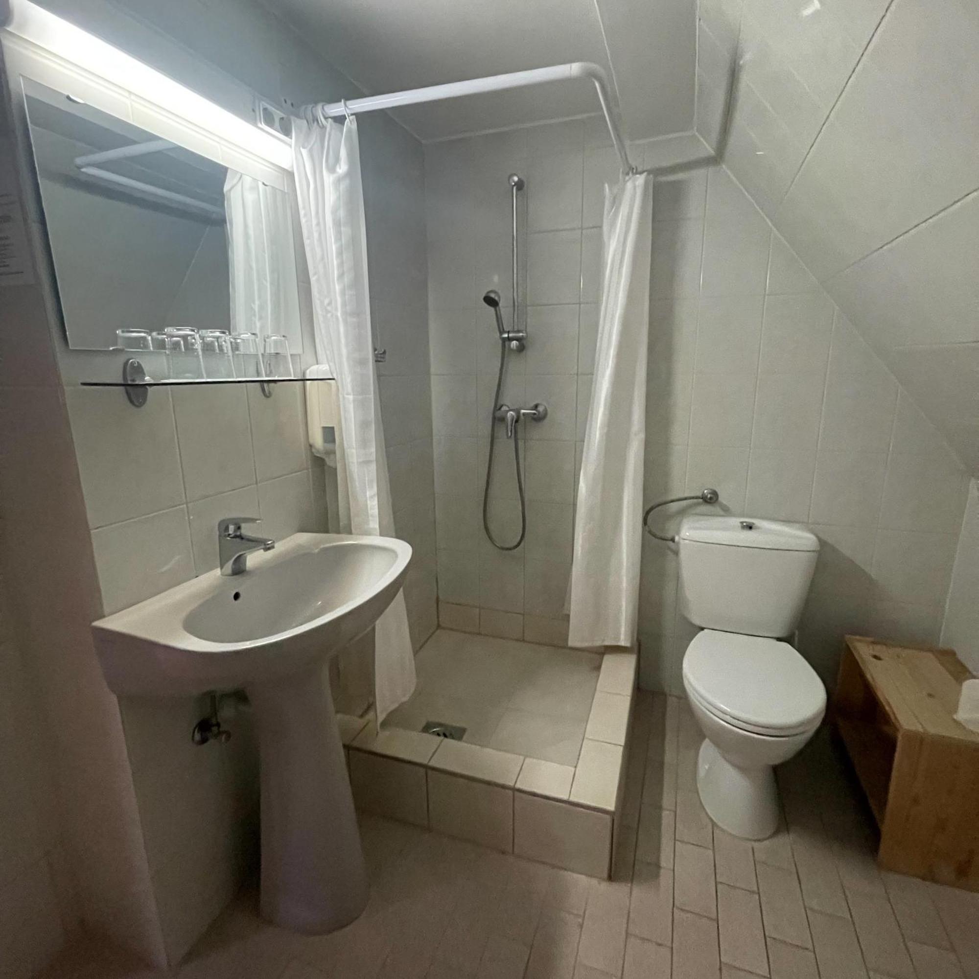 Harmonia Hotel Sárvár Buitenkant foto