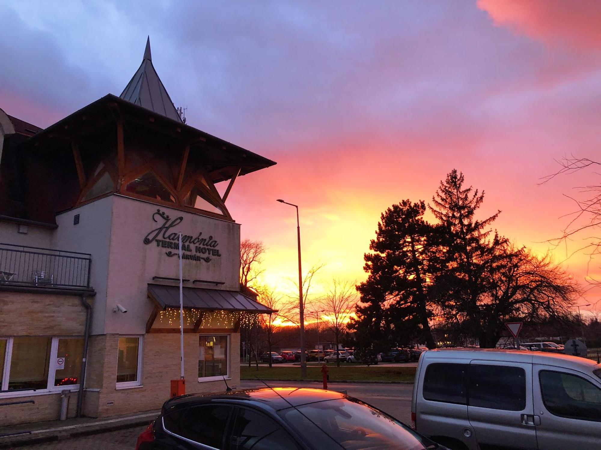 Harmonia Hotel Sárvár Buitenkant foto