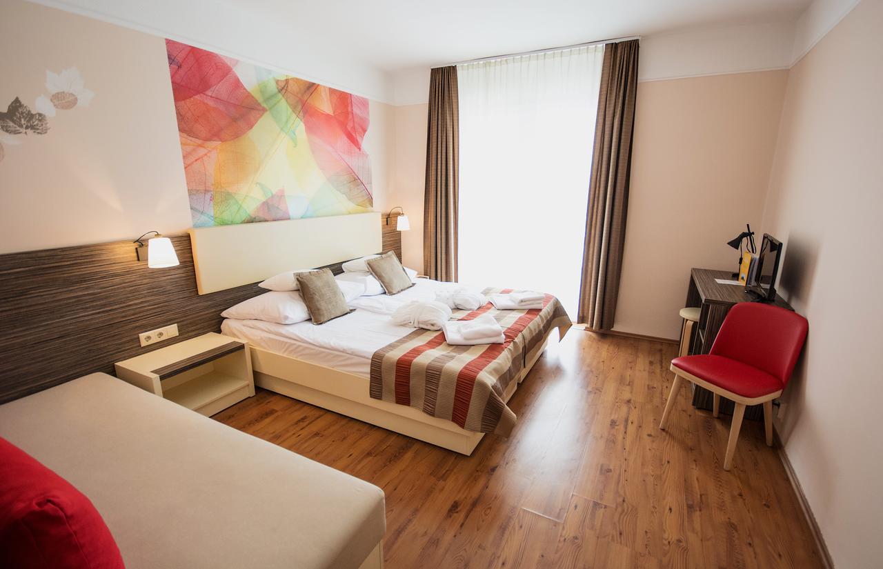 Harmonia Hotel Sárvár Buitenkant foto